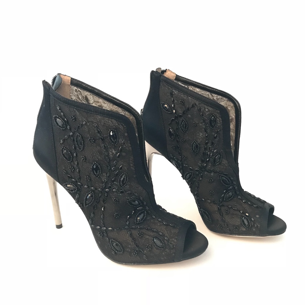 NIB/BCBGMAXAZRIA Deedie Lace-mesh peep toe bootie